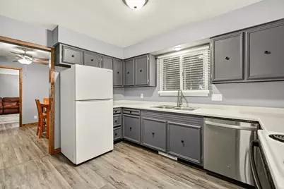 800 6th Street NW, Austin, MN 55912 - Photo 8
