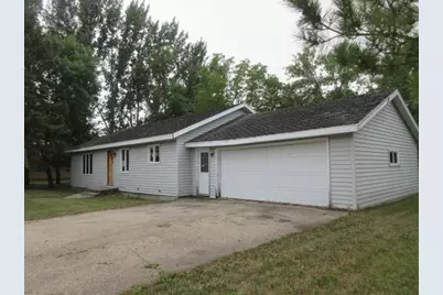 1029 Elm Avenue, Hallock, MN 56728 - Photo 1