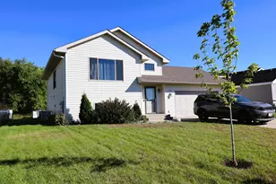 1733 Maple Leaf Ln, Litchfield, MN 55355 - Photo 1