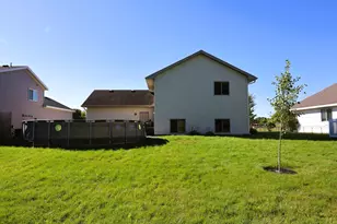1733 Maple Leaf Ln, Litchfield, MN 55355 - Photo 2