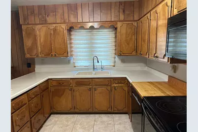 425 Hollett Street, Tracy, MN 56175 - Photo 2