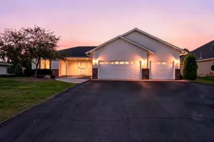 1588 Blackhawk Lake Dr, Eagan, MN 55122 - Photo 2
