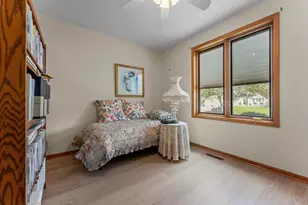 1588 Blackhawk Lake Dr, Eagan, MN 55122 - Photo 20