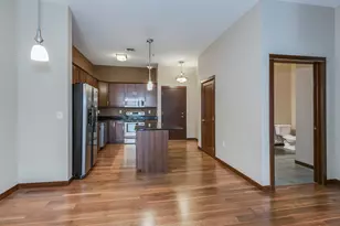 270 4th St E, Saint Paul, MN 55101 - Photo 8