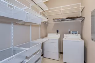 270 4th St E, Saint Paul, MN 55101 - Photo 14