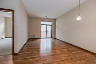 270 4th St E, Saint Paul, MN 55101 - Photo 6