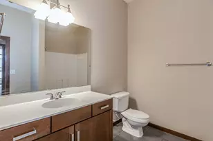 270 4th St E, Saint Paul, MN 55101 - Photo 12