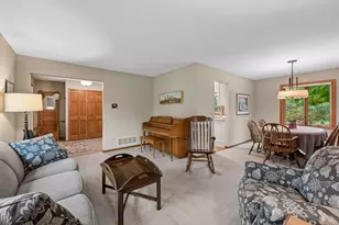 15019 Village Woods Dr, Eden Prairie, MN 55347 - Photo 10
