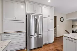 15019 Village Woods Dr, Eden Prairie, MN 55347 - Photo 16