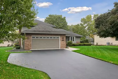 15019 Village Woods Drive, Eden Prairie, MN 55347 - Photo 4