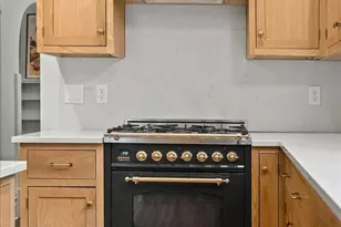 2031 Lincoln Ave, Saint Paul, MN 55105 - Photo 22