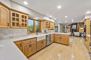 10065 170th St W, Lakeville, MN 55044 - Photo 4