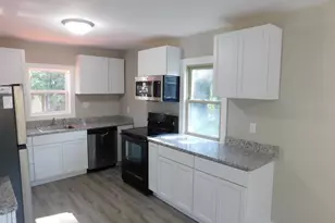1885 Hawthorne Ave E, Saint Paul, MN 55119 - Photo 4