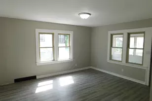 1885 Hawthorne Ave E, Saint Paul, MN 55119 - Photo 8