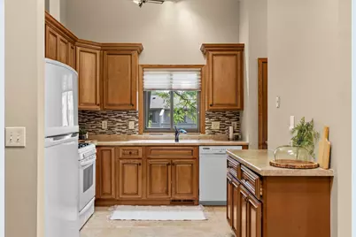 7232 Woodstock Curve, Bloomington, MN 55438 - Photo 14