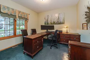 14042 Forest Ln, Apple Valley, MN 55124 - Photo 10