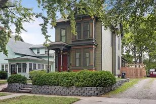 667 5th St E, Saint Paul, MN 55106 - Photo 1
