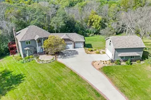 22530 Forest Ridge Dr, Lakeville, MN 55044 - Photo 2