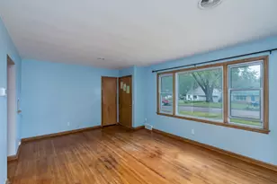 13 Southview Dr, Mankato, MN 56001 - Photo 2
