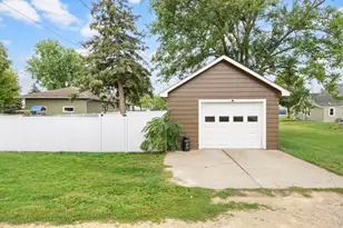506 N 7th St, Lake City, MN 55041 - Photo 24