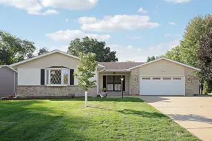 10632 Daisy Cir, Bloomington, MN 55438 - Photo 1