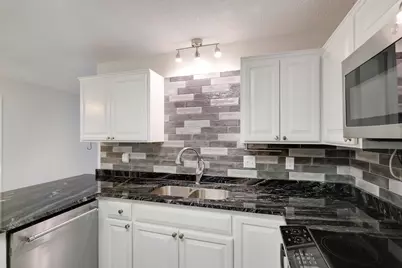 10632 Daisy Circle, Bloomington, MN 55438 - Photo 8