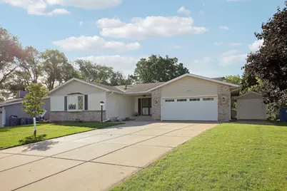 10632 Daisy Circle, Bloomington, MN 55438 - Photo 2