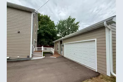 9034 Park Avenue S, Bloomington, MN 55420 - Photo 16