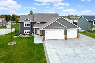 366 Bluebill St, Baldwin, WI 54002 - Photo 1