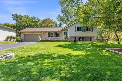 12041 Robin Road, Maple Grove, MN 55369 - Photo 2