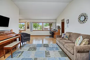 3774 Goodwin Ave N, Oakdale, MN 55128 - Photo 10