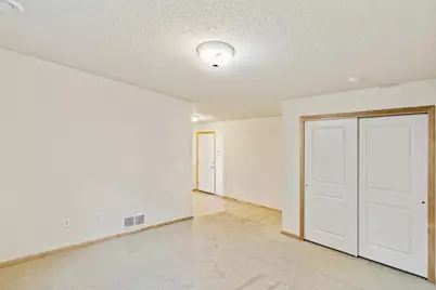 899 Ledgestone, Mahtomedi, MN 55115 - Photo 16