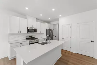 4034 Hayward Avenue N, Oakdale, MN 55128 - Photo 2
