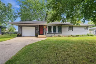 2692 Marion St, Roseville, MN 55113 - Photo 1