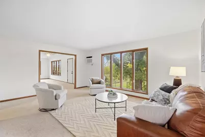 10225 Jersey Avenue, Chaska, MN 55318 - Photo 4