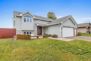23368 Jonquil St NW, Saint Francis, MN 55070 - Photo 2