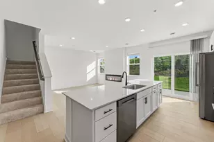 222 HUNTINGTON DR, Waconia, MN 55387 - Photo 4