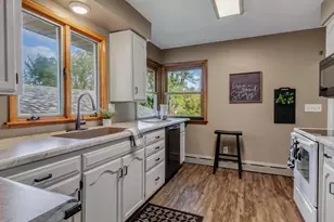 2137 14th St, Eau Claire, WI 54703 - Photo 6