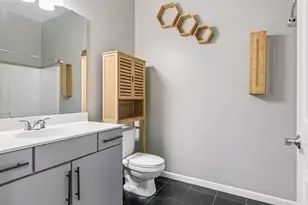 270 4th St E, Saint Paul, MN 55101 - Photo 12