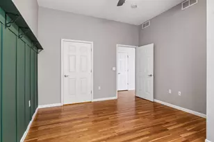 270 4th St E, Saint Paul, MN 55101 - Photo 10