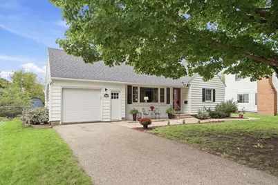 717 Memorial Parkway SW, Rochester, MN 55902 - Photo 2
