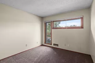 365 E 43rd St, Minneapolis, MN 55409 - Photo 14