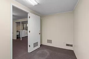 365 E 43rd St, Minneapolis, MN 55409 - Photo 24