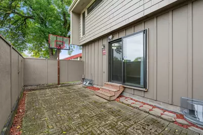 365 E 43rd Street, Minneapolis, MN 55409 - Photo 28