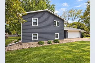 1632 6th Avenue N, Windom, MN 56101 - Photo 1