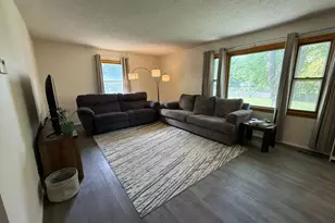 1632 6th Ave N, Windom, MN 56101 - Photo 6