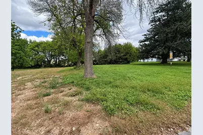 103 5th Street NE, Geneva, MN 56035 - Photo 2