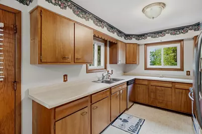 1885 Manton Street, Maplewood, MN 55109 - Photo 18