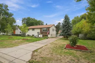 1885 Manton St, Maplewood, MN 55109 - Photo 6