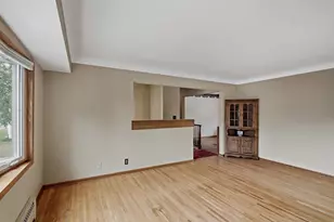 1885 Manton St, Maplewood, MN 55109 - Photo 10